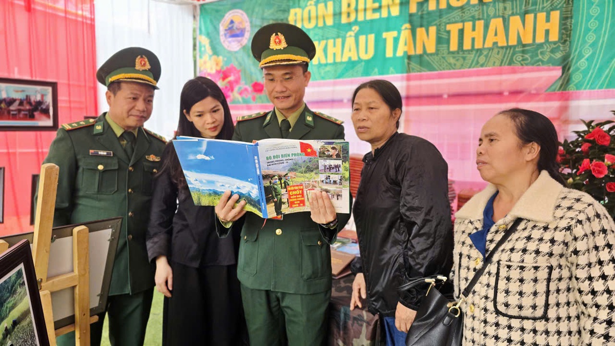 Hàng nghìn người về biên giới Lạng Sơn dự lễ hội chùa Tân Thanh- Ảnh 9. Hàng nghìn người về biên giới Lạng Sơn dự lễ hội chùa Tân Thanh- Ảnh 9.