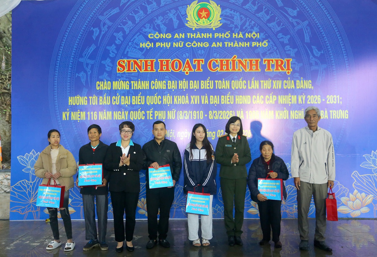 Phát động "Tết trồng cây - Phụ nữ Công an Thủ đô vun trồng tương lai"- Ảnh 4.