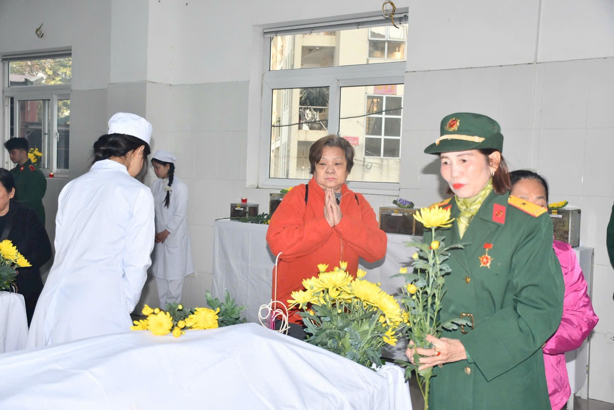 Cô gái trẻ vận động cả gia đình hiến xác và tạng- Ảnh 1.