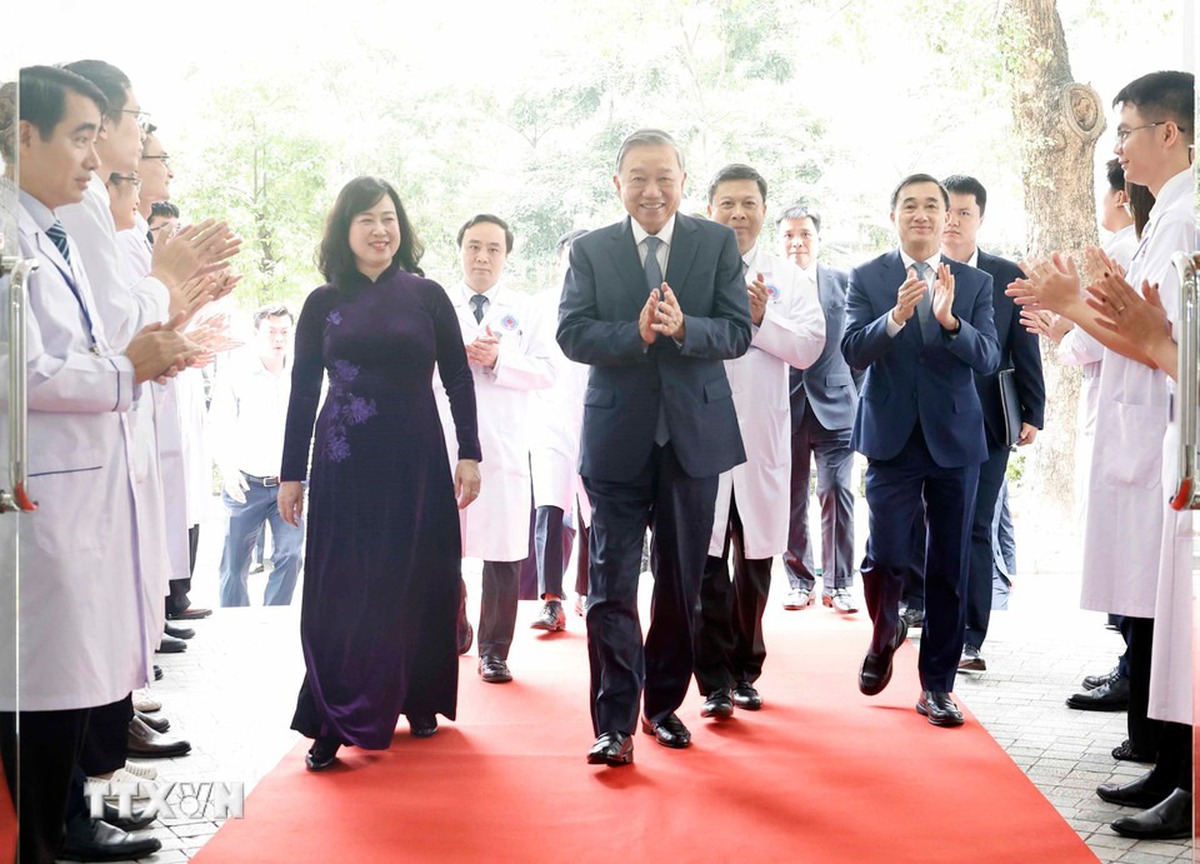 Tổng Bí thư Tô Lâm cùng Bộ trưởng Bộ Y tế Đào Hồng Lan thăm Bệnh viện Hữu nghị Việt Đức