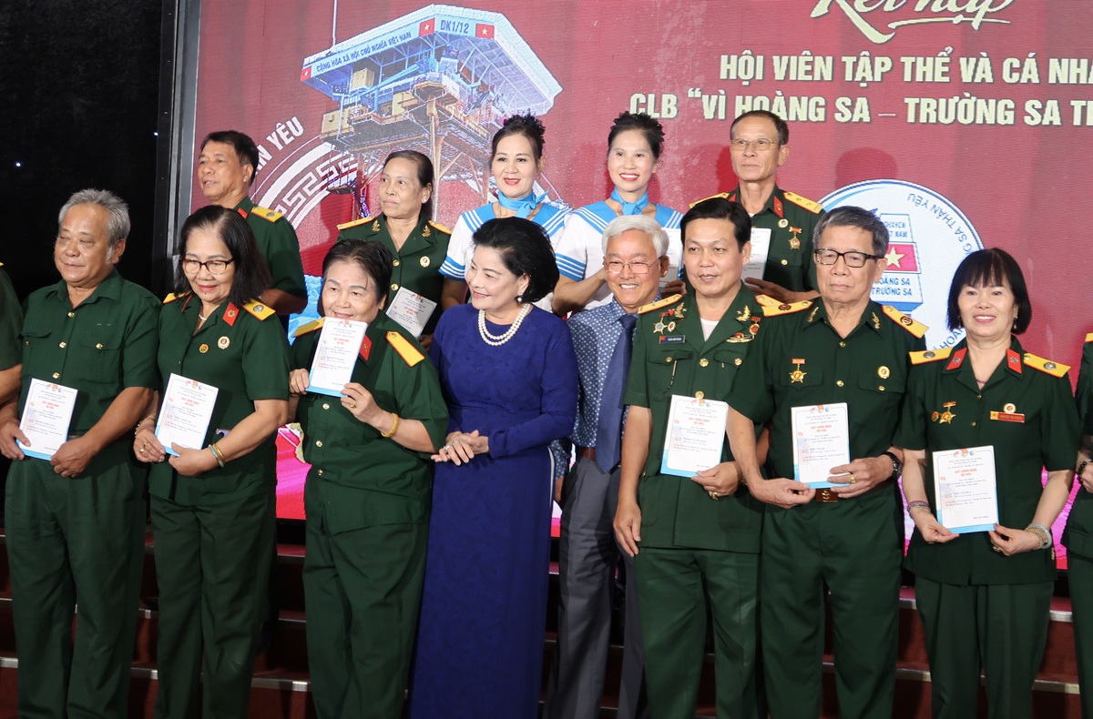 Lắng đọng ân tình trong buổi họp mặt CLB "Vì Hoàng Sa - Trường Sa thân yêu"- Ảnh 4.