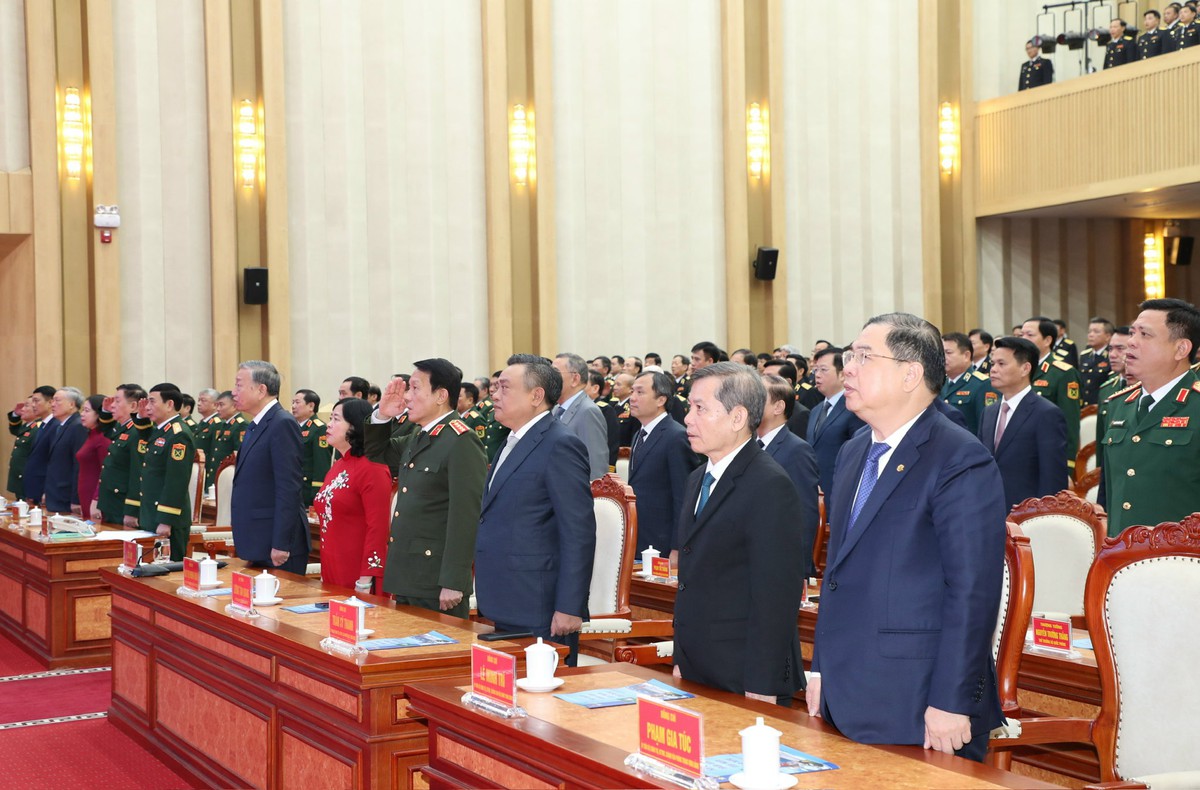 Quân chủng Hải quân đón nhận danh hiệu Anh hùng Lực lượng vũ trang nhân dân lần thứ 3- Ảnh 2. Quân chủng Hải quân đón nhận danh hiệu Anh hùng Lực lượng vũ trang nhân dân lần thứ 3- Ảnh 2.