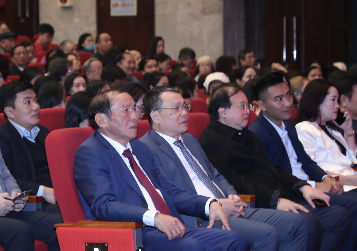 Các đại biểu tham dự chương trình