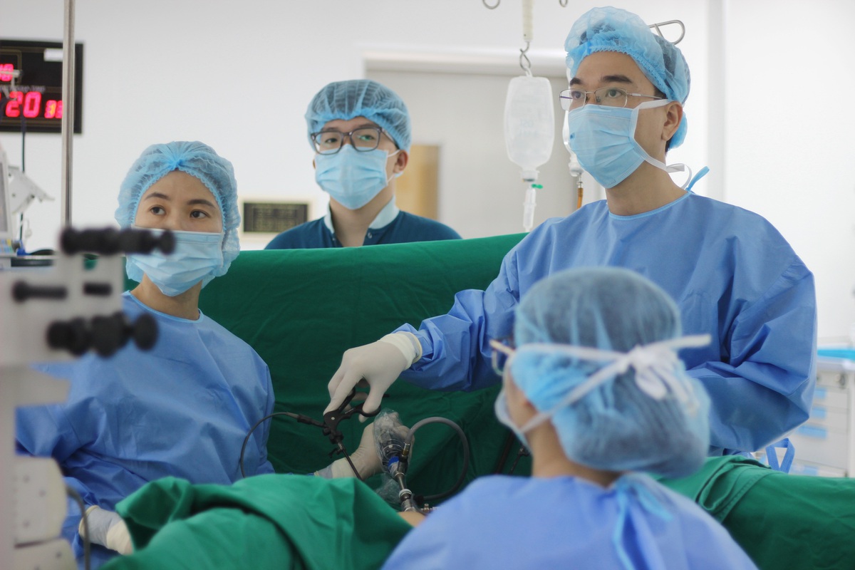 Vinmec Phú Quốc khôi phục tử cung chi chít sẹo cho người phụ nữ từng 3 lần mổ đẻ- Ảnh 2.