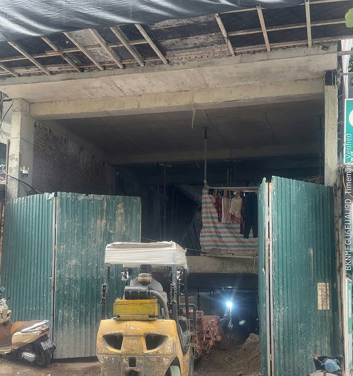 Hà Nội: Cụ bà 77 tuổi "kêu cứu" trong căn nhà lún, nứt vì hàng xóm thi công- Ảnh 7.