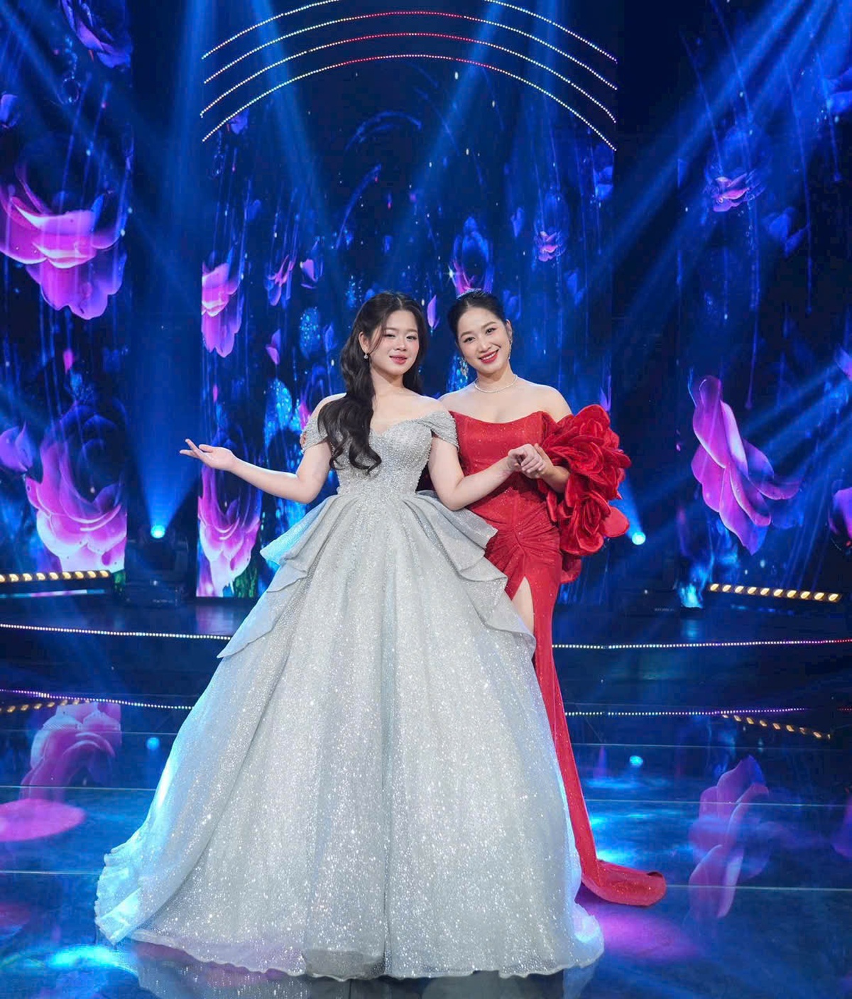 TS. Đỗ My Lam & ca sĩ nhí Tạ Lam Ngọc: 2 thế hệ, 1 hành trình rạng danh âm nhạc xứ Thanh- Ảnh 2.