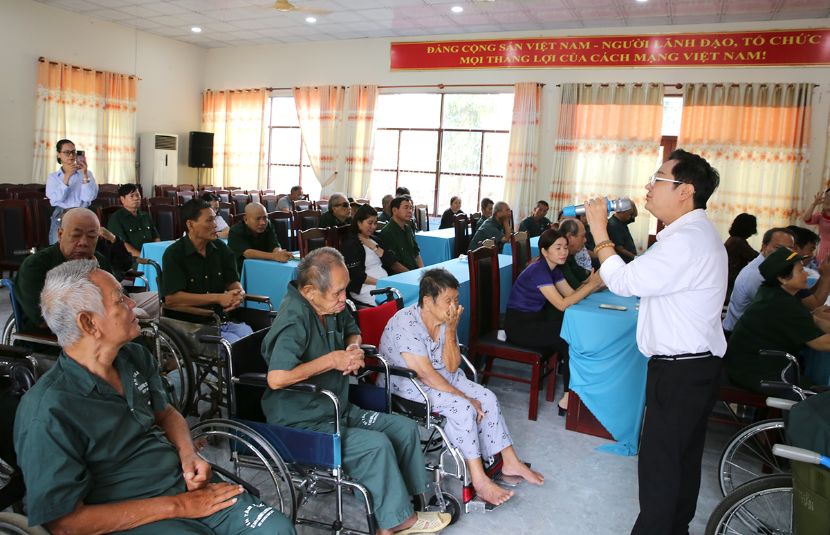 TPHCM: Mang xuân yêu thương đến với thương bệnh binh Long Đất- Ảnh 2.