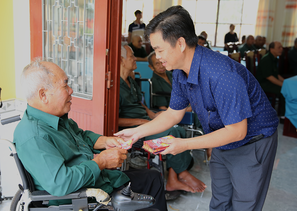 TPHCM: Mang xuân yêu thương đến với thương bệnh binh Long Đất- Ảnh 3.