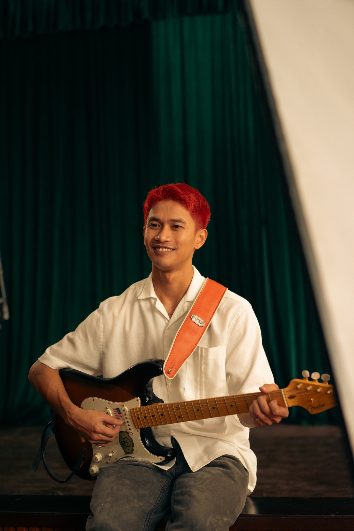 Thắng đậm tại Làn Sóng Xanh, Nguyễn Hùng ra mắt nhạc phim mới- Ảnh 1.