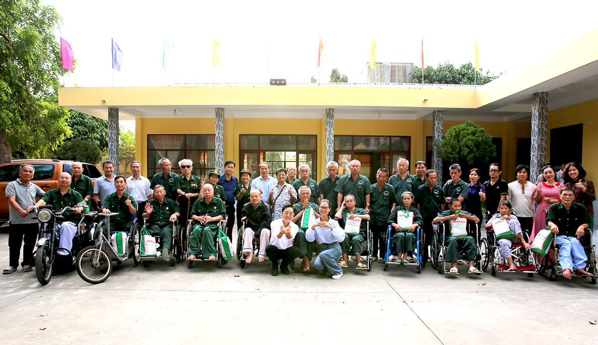 TPHCM: Mang xuân yêu thương đến với thương bệnh binh Long Đất- Ảnh 6.