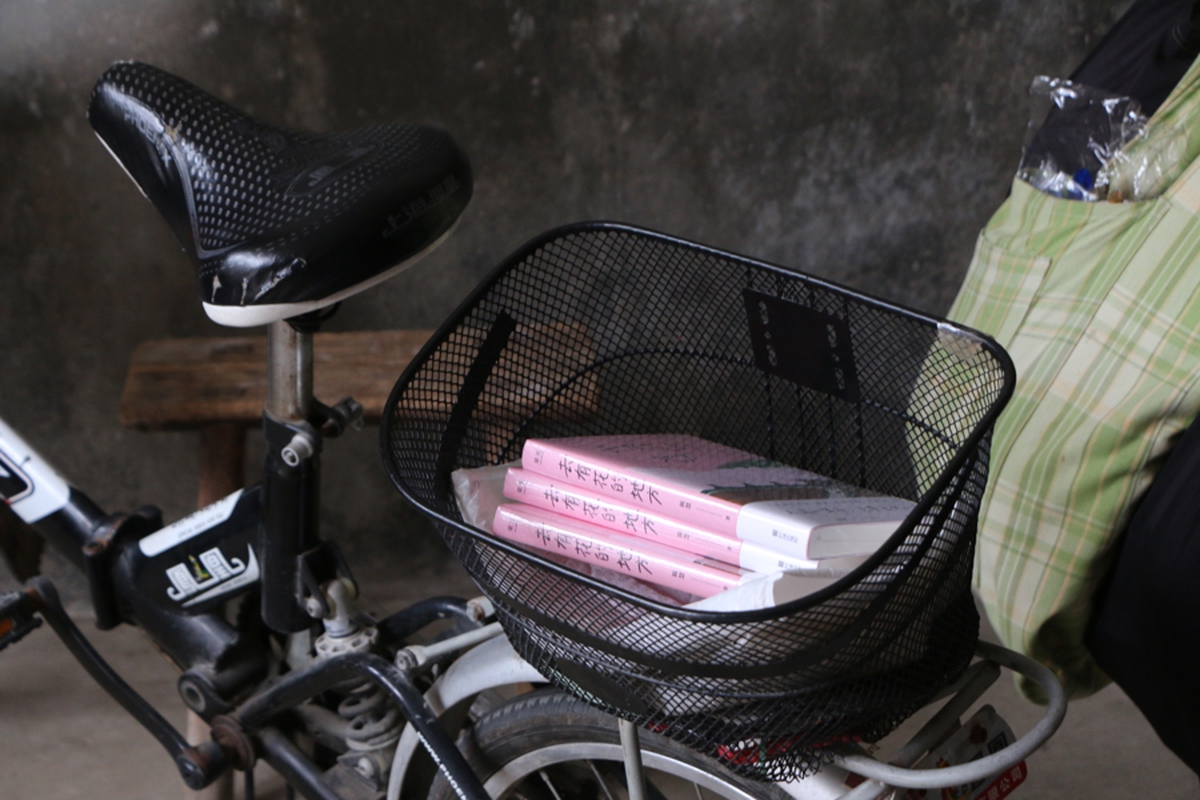 Người phụ nữ bán hàng xén và những trang văn "trục vớt" đời mình- Ảnh 4.