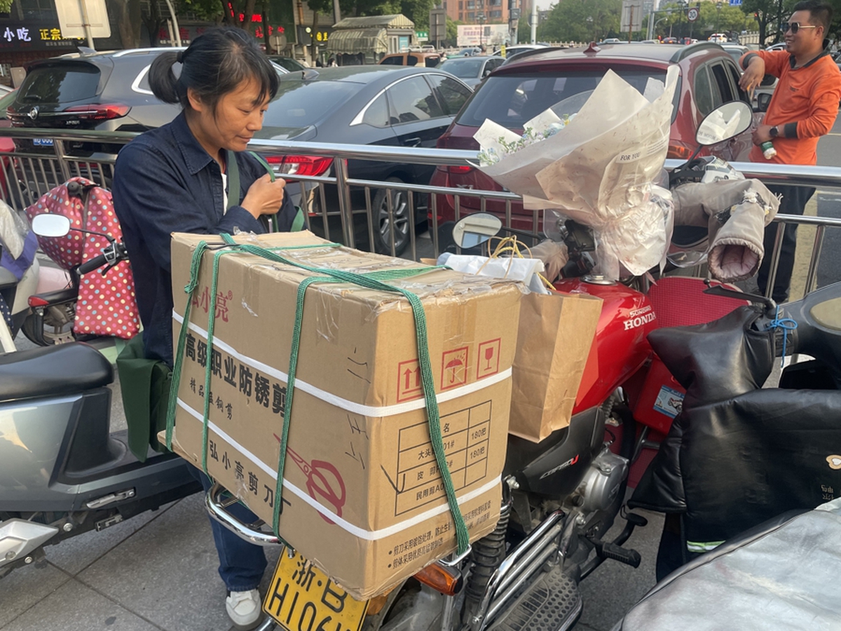 Người phụ nữ bán hàng xén và những trang văn "trục vớt" đời mình- Ảnh 6.