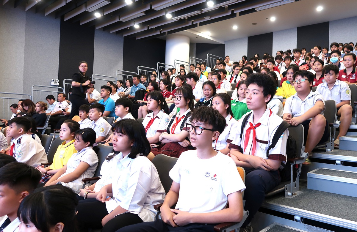 150 trẻ giao lưu, đối thoại với cơ quan quản lý TPHCM về an toàn trên không gian mạng- Ảnh 1.