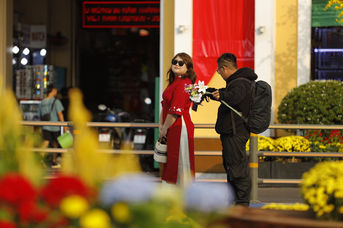 Chợ Bến Thành tấp nập người check-in đón Xuân- Ảnh 7.