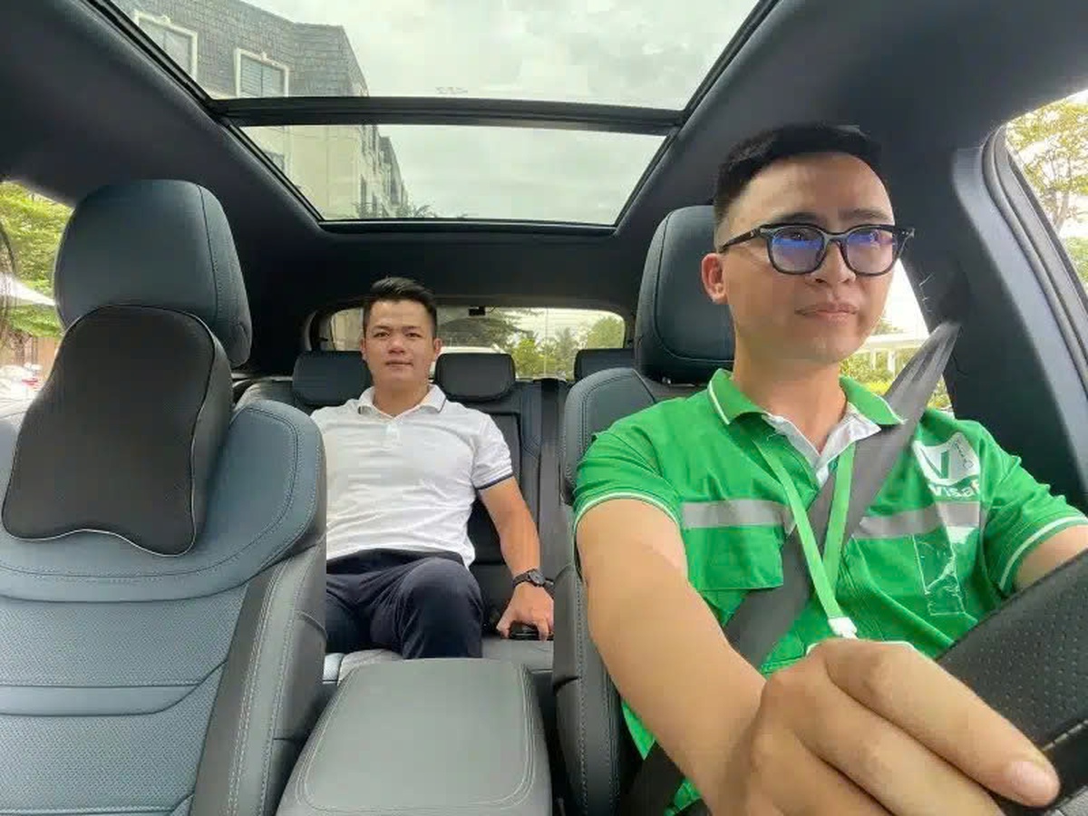 Cận Tết, dịch vụ "lái xe cho người nhậu" nở rộ- Ảnh 2.