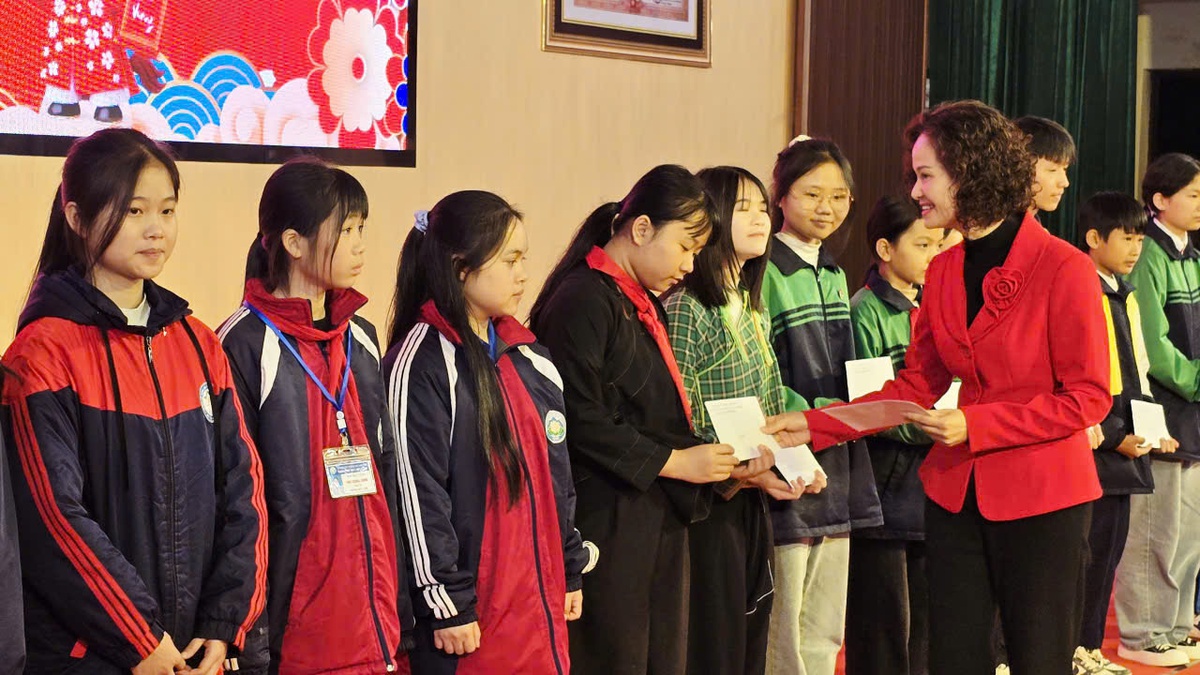 Tết ấm áp cho các em nhỏ xứ Lạng- Ảnh 4.