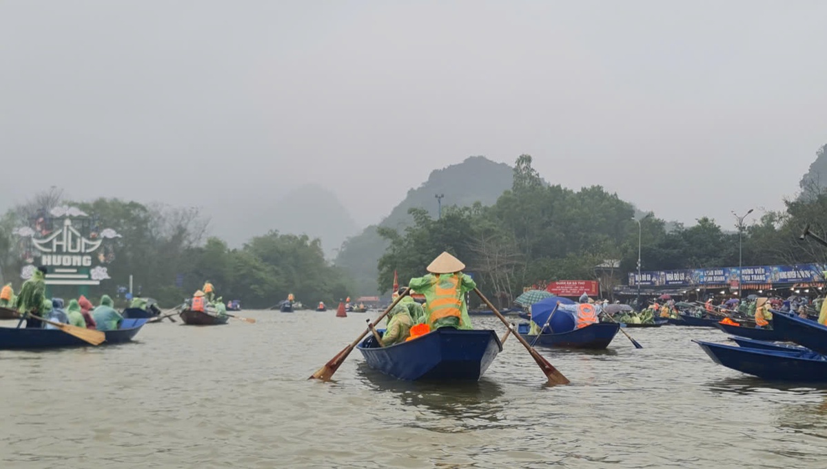 Lễ hội du lịch Chùa Hương 2026: Miễn phí trông ô tô dịch vụ, sẵn sàng tiếp nhận phản ánh qua hotline 19001207- Ảnh 3.