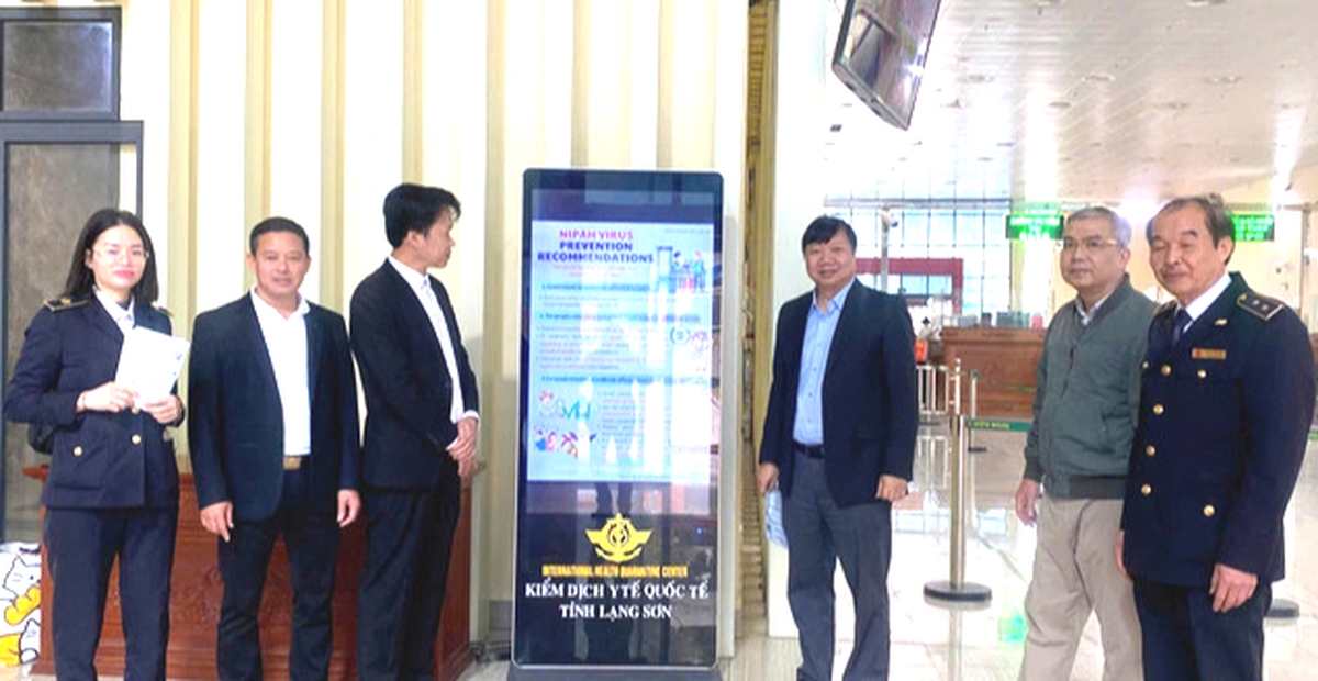 Cửa khẩu ở Lạng Sơn siết chặt kiểm dịch, chưa ghi nhận ca bệnh do virus Nipah xâm nhập- Ảnh 1. Cửa khẩu ở Lạng Sơn siết chặt kiểm dịch, chưa ghi nhận ca bệnh do virus Nipah xâm nhập- Ảnh 1.