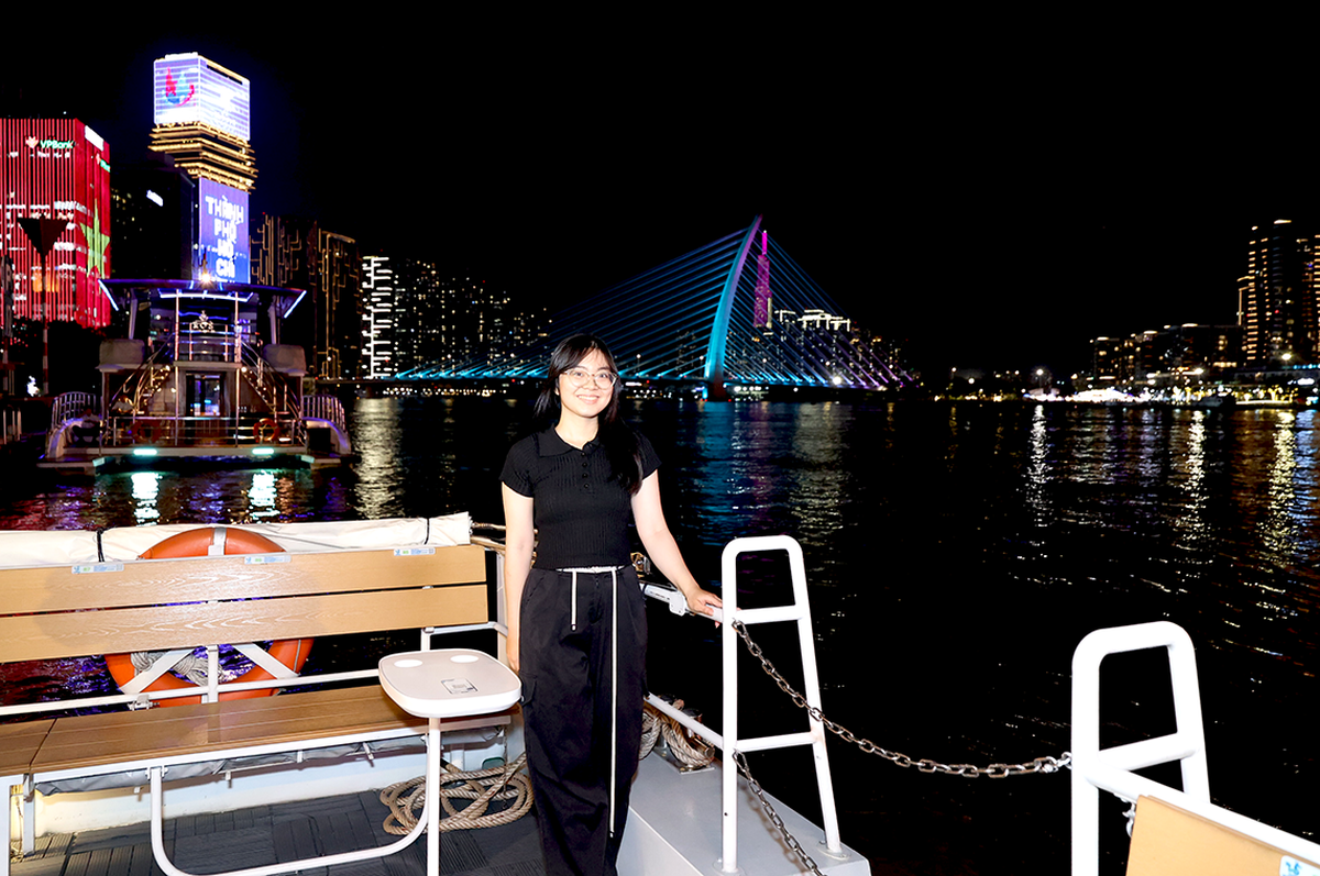 Hoa giấy Thanh Tiên hội ngộ cồng chiêng Tây Nguyên trên sông Sài Gòn- Ảnh 1.