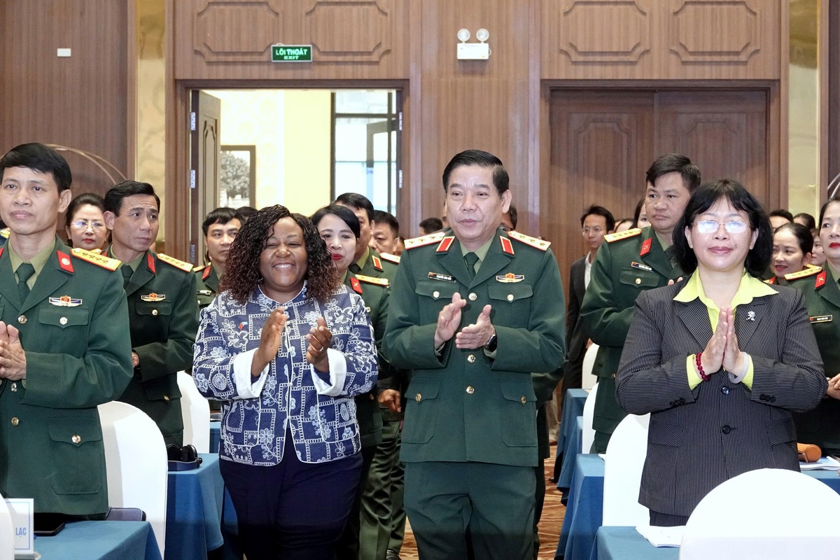 Bảo đảm an toàn cho Phụ nữ Quân đội vì hòa bình và an ninh trong kỷ nguyên số- Ảnh 1.
