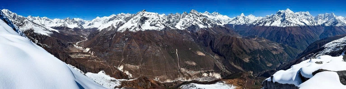 Triển lãm ảnh "Himalaya - Vẻ đẹp thuần khiết": Cuộc hội ngộ của những tâm hồn đồng điệu - Ảnh 4. Triển lãm ảnh "Himalaya - Vẻ đẹp thuần khiết": Cuộc hội ngộ của những tâm hồn đồng điệu - Ảnh 4.