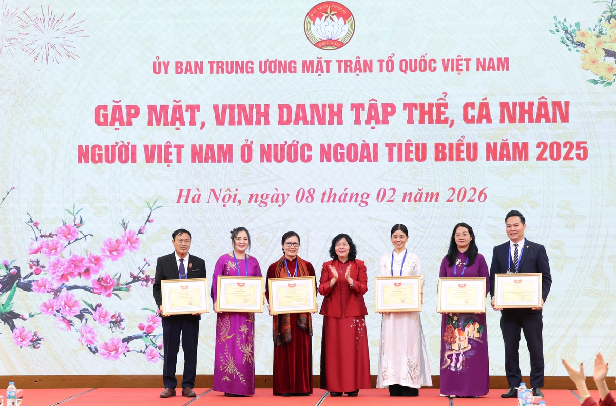 Mặt trận Tổ quốc Việt Nam vinh danh tập thể, cá nhân kiều bào tiêu biểu năm 2025- Ảnh 8.