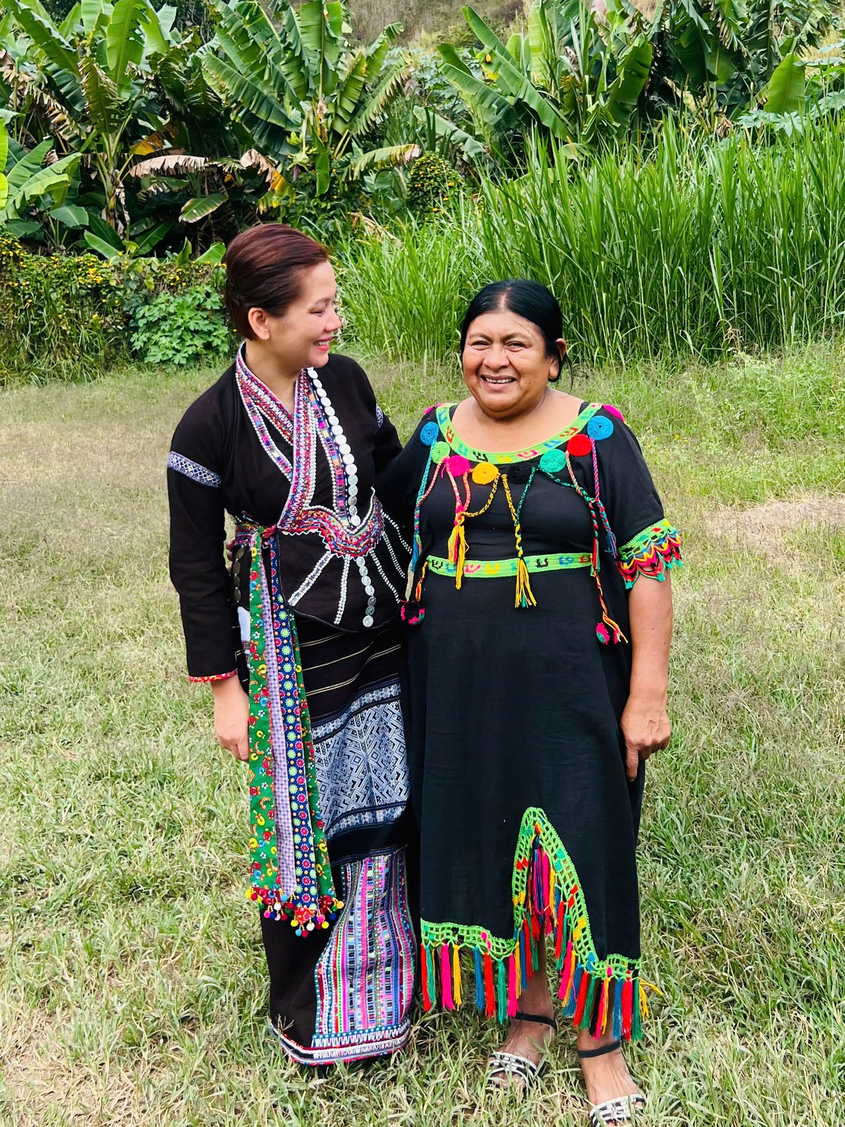 Bông Mai kể chuyện văn hóa và tinh thần nữ giới qua trang phục truyền thống- Ảnh 2.