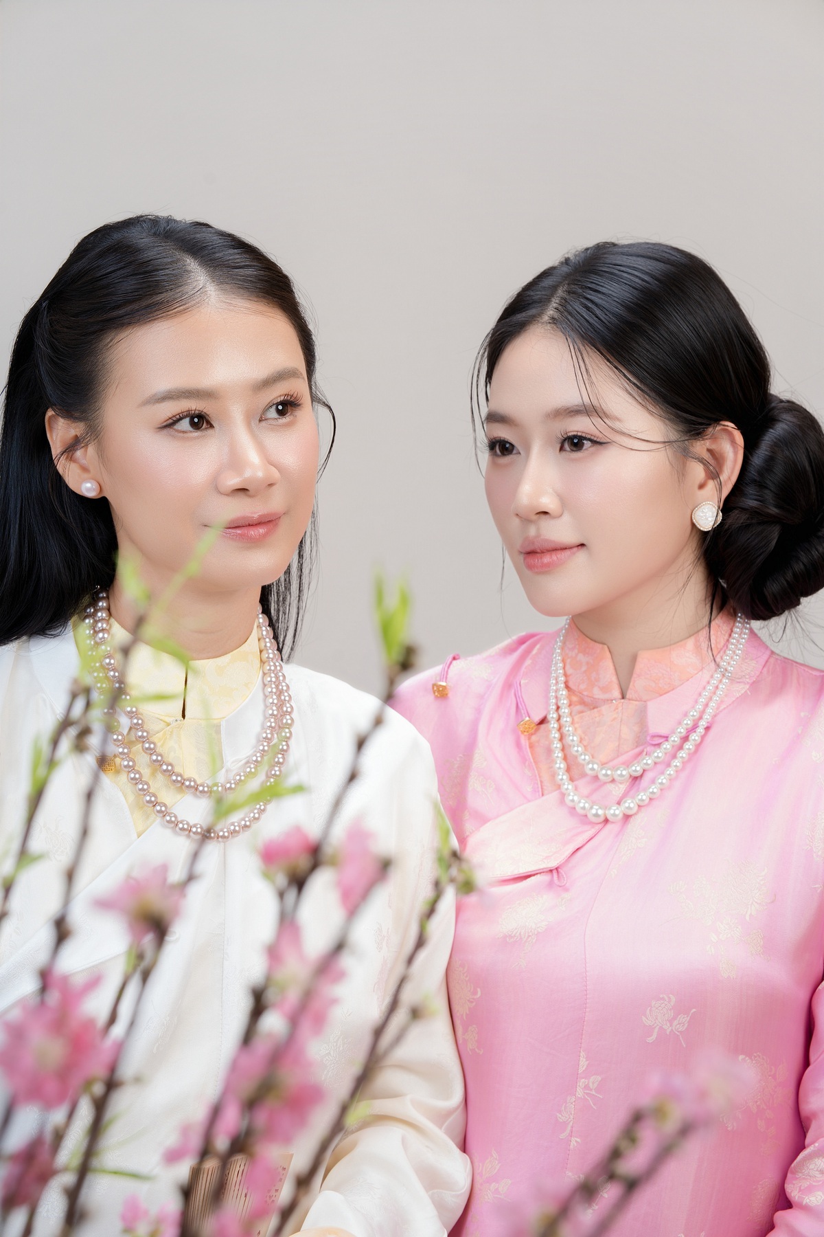 Tai cuộc thi Hoa khôi Phụ nũ Việt Nam qua ảnh, chính chị Trang Đài là người lên ý tưởng, chuẩn bị mọi thứ để giúp Thạch Thảo thực hiện bộ ảnh dự thi và luôn âm thầm phía sau chăm sóc, hỗ trợ em gái