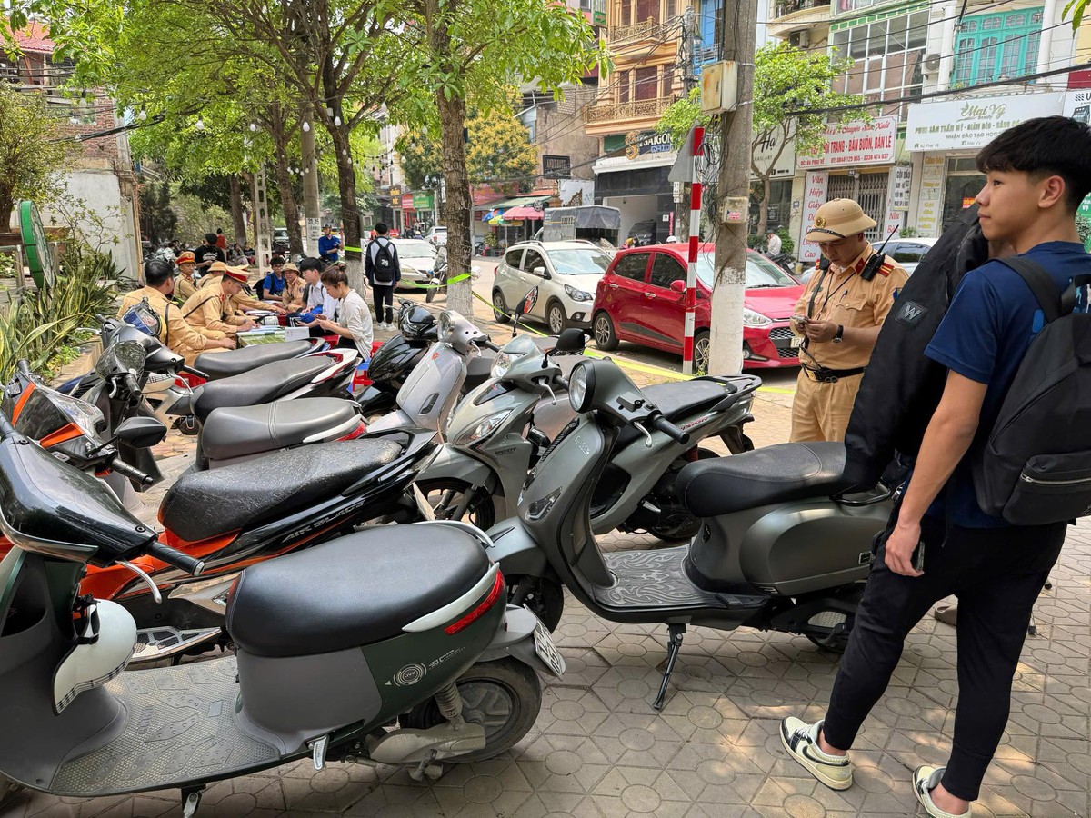 Lực lượng CSGT Công an Lạng Sơn phát hiện, xử lý hàng chục trường hợp học sinh vi phạm