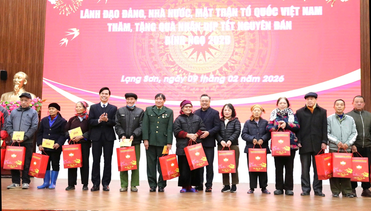 Tết ấm áp, sẻ chia với công nhân, người lao động, bệnh nhân khó khăn Lạng Sơn- Ảnh 3.