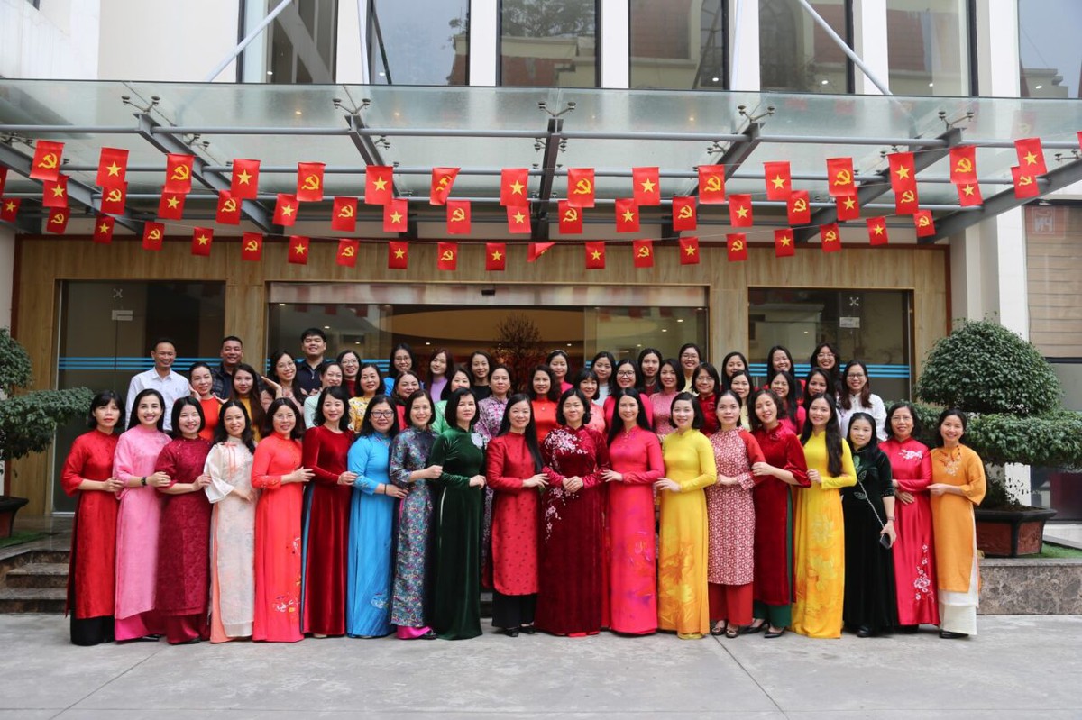 Phụ nữ cả nước sôi nổi bước vào "Tuần lễ Áo dài" 2026- Ảnh 1.