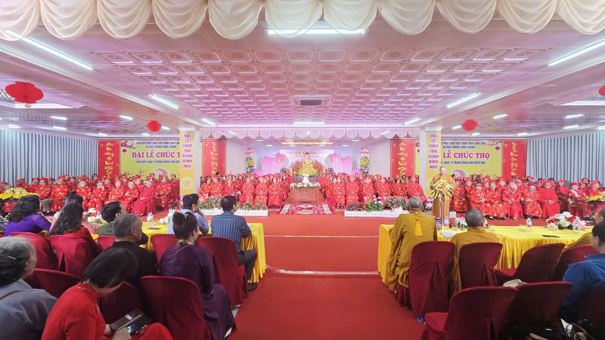 Tổ chức Đại lễ chúc thọ cho 359 người cao tuổi tại chùa Thành- Ảnh 2.