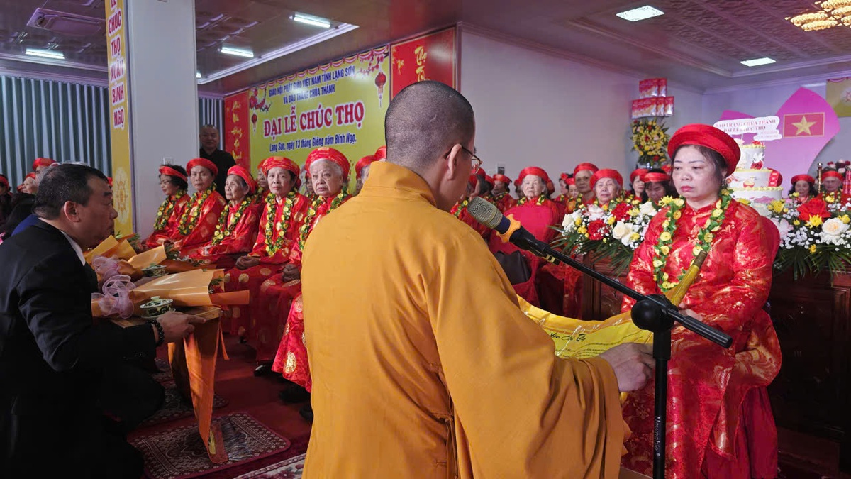Tổ chức Đại lễ chúc thọ cho 359 người cao tuổi tại chùa Thành- Ảnh 5.