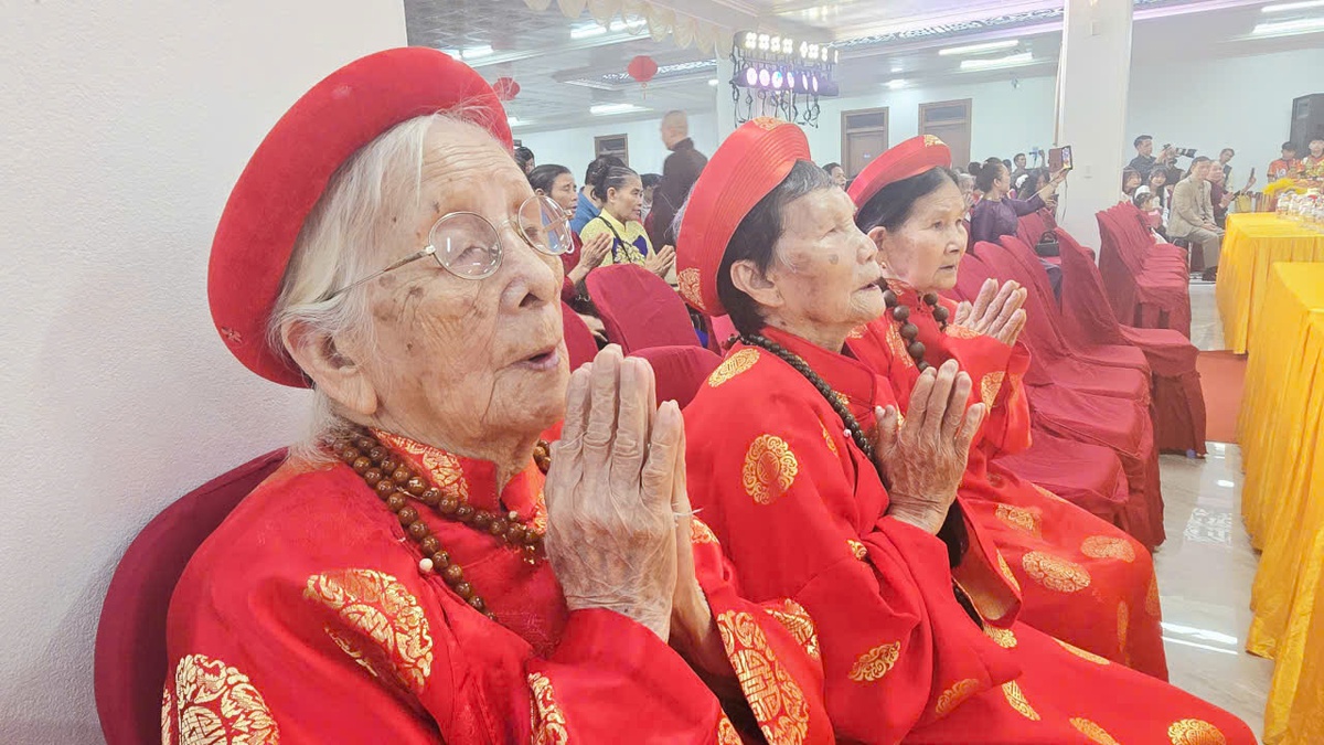 Tổ chức Đại lễ chúc thọ cho 359 người cao tuổi tại chùa Thành- Ảnh 3.