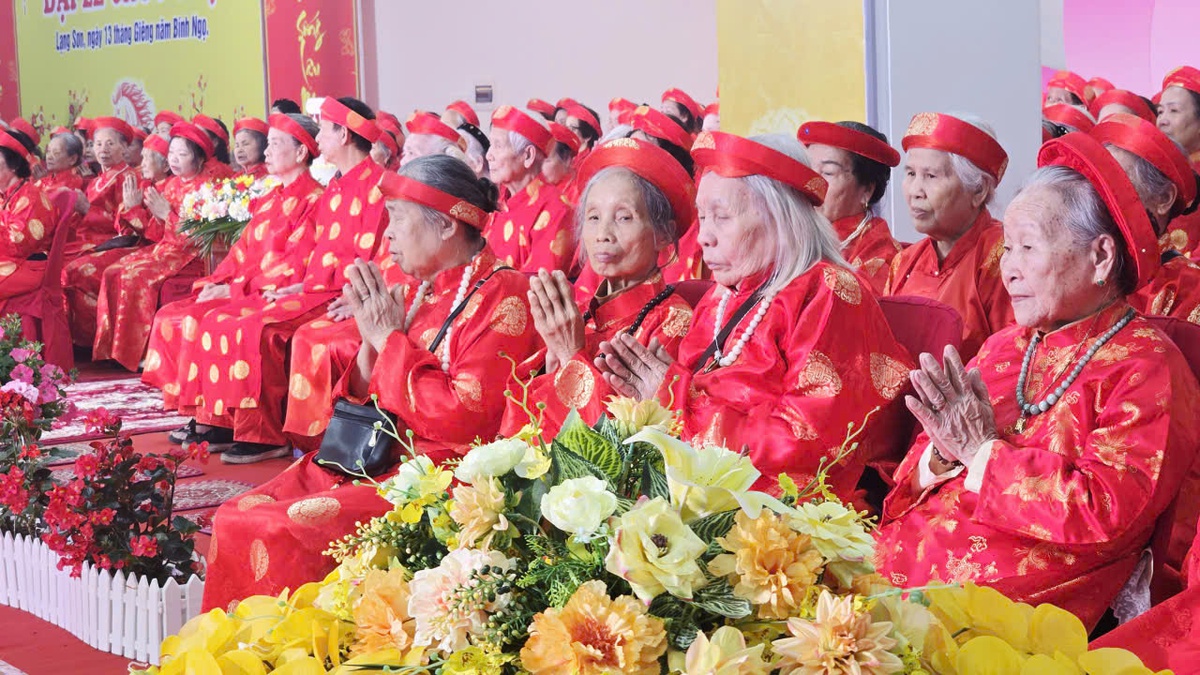 Tổ chức Đại lễ chúc thọ cho 359 người cao tuổi tại chùa Thành- Ảnh 12.