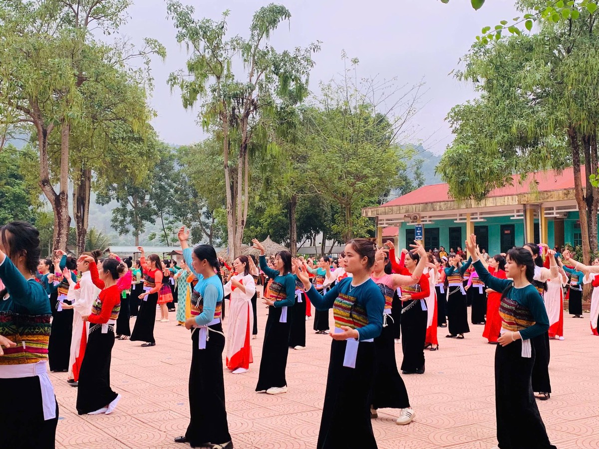 Phụ nữ vùng cao Phú Thọ rộn ràng đón chờ ngày bầu cử- Ảnh 3.