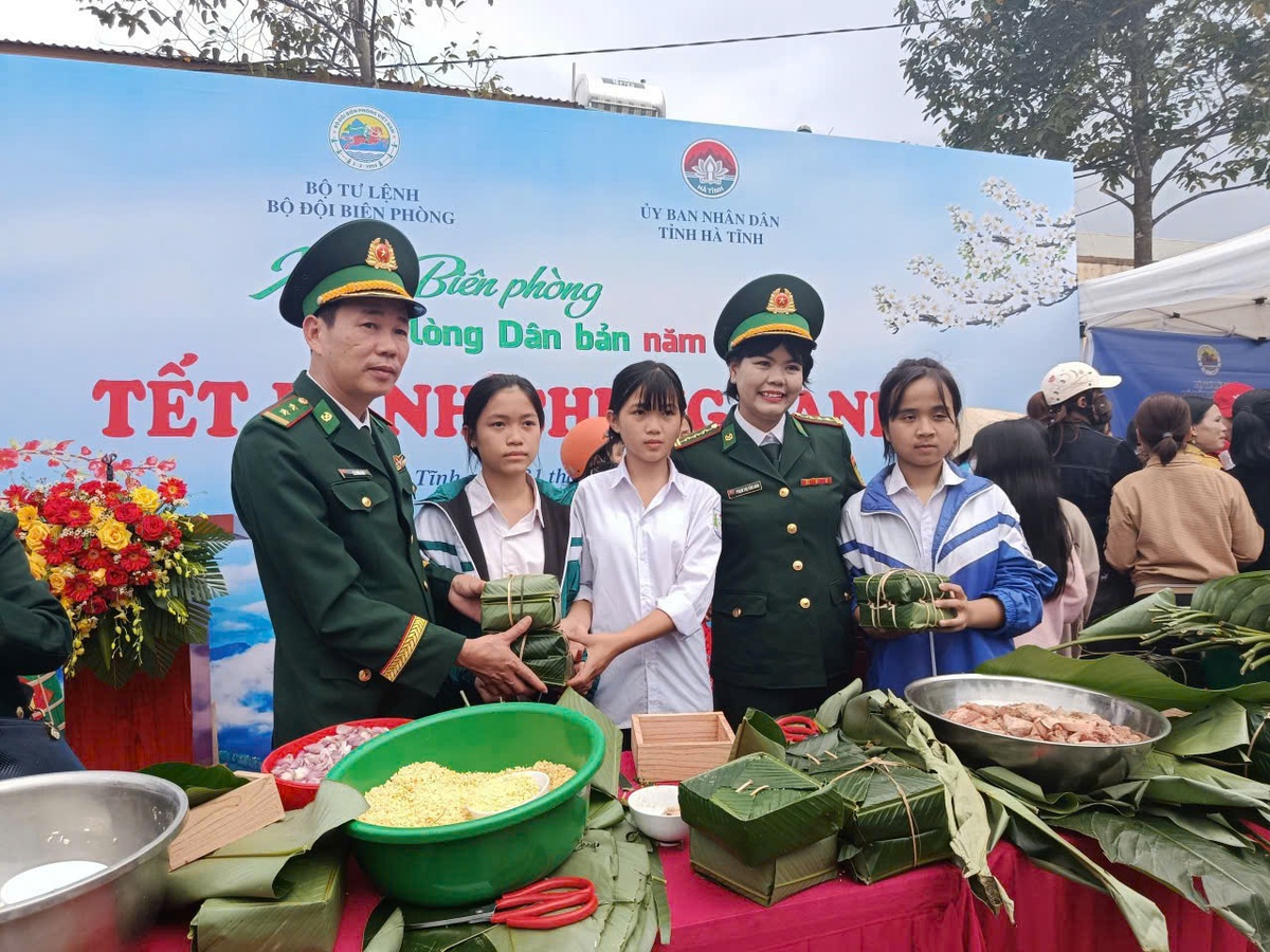 Thượng tá Biên phòng nhận giải thưởng Nhà văn nữ ấn tượng năm 2025- Ảnh 3.