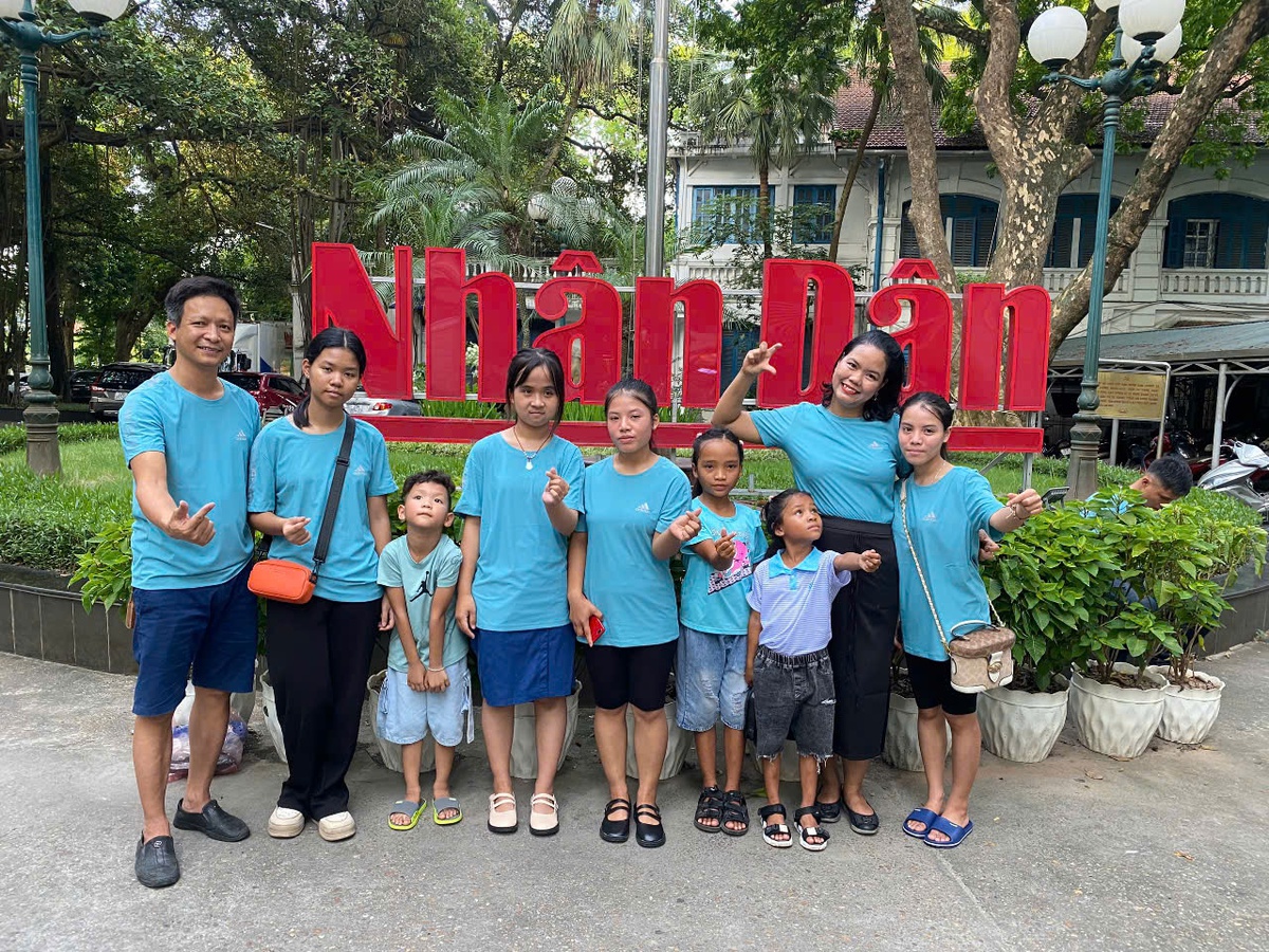 Thượng tá Biên phòng nhận giải thưởng Nhà văn nữ ấn tượng năm 2025- Ảnh 2.