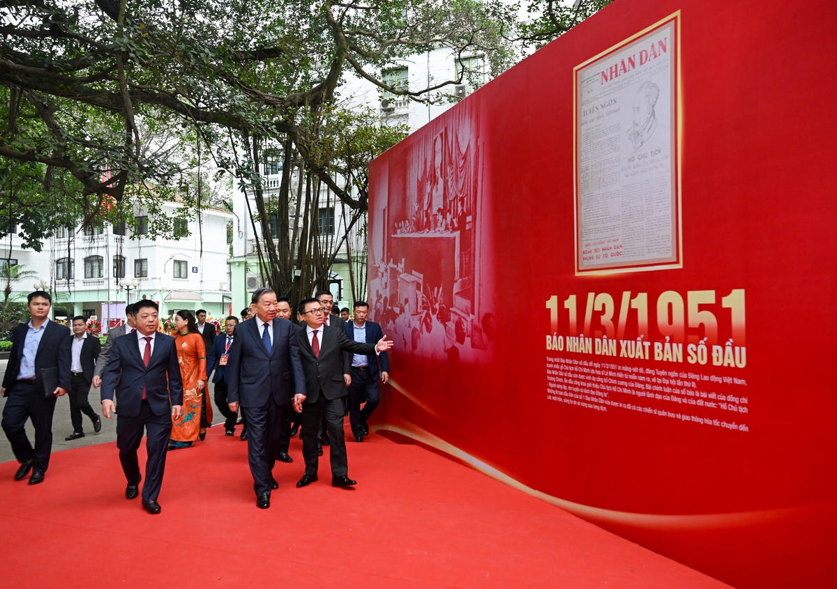 Tổng Bí thư: Báo Nhân Dân phải là "lá chắn" và "trạm cảm biến" thông tin sắc bén, vững chắc- Ảnh 5.