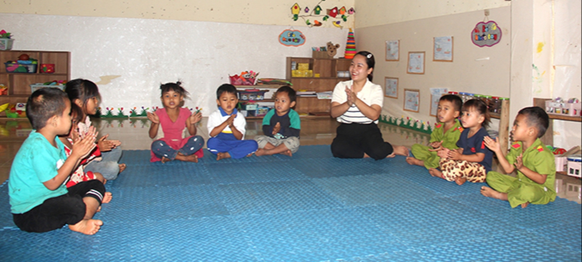 Cô giáo mầm non kiên trì bám trường, bám bản trên "ốc đảo" Nhôn Mai- Ảnh 1.