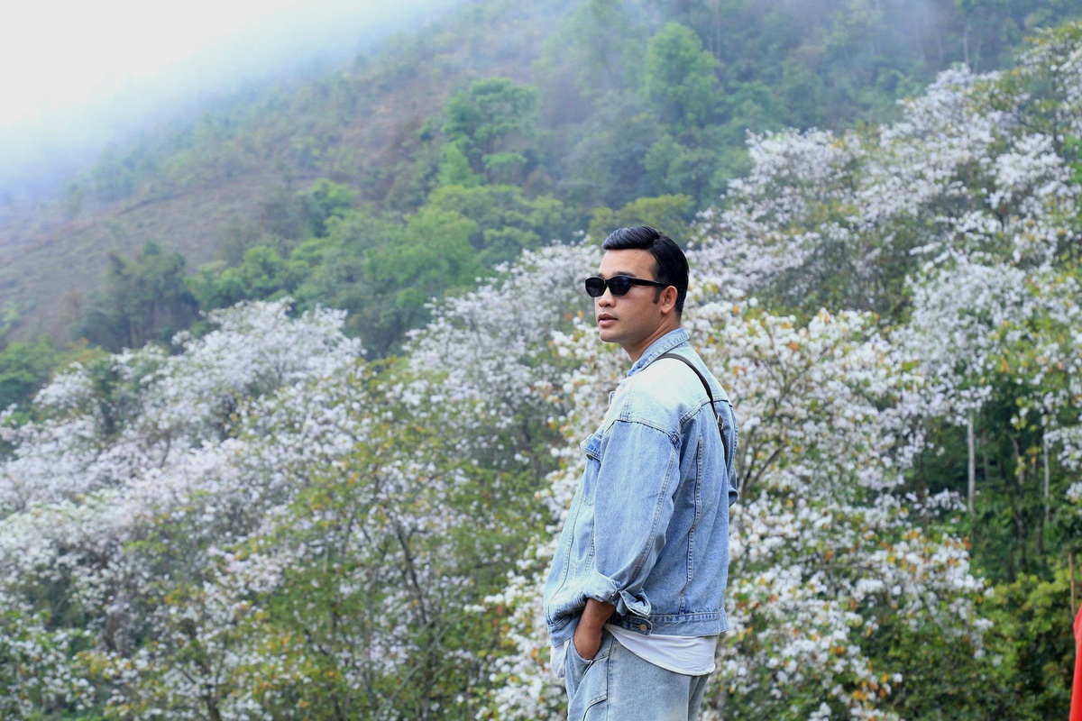 Điện Biên: Rừng ban cổ thụ bung nở hút giới trẻ đến "săn" ảnh- Ảnh 9. Điện Biên: Rừng ban cổ thụ bung nở hút giới trẻ đến "săn" ảnh- Ảnh 9.