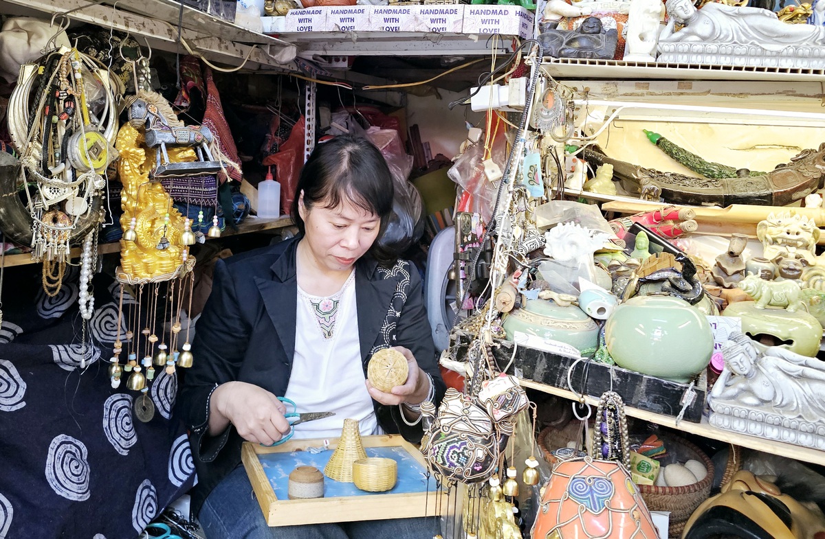 Gần 30 năm thổi hồn cho các sản phẩm thủ công- Ảnh 1.