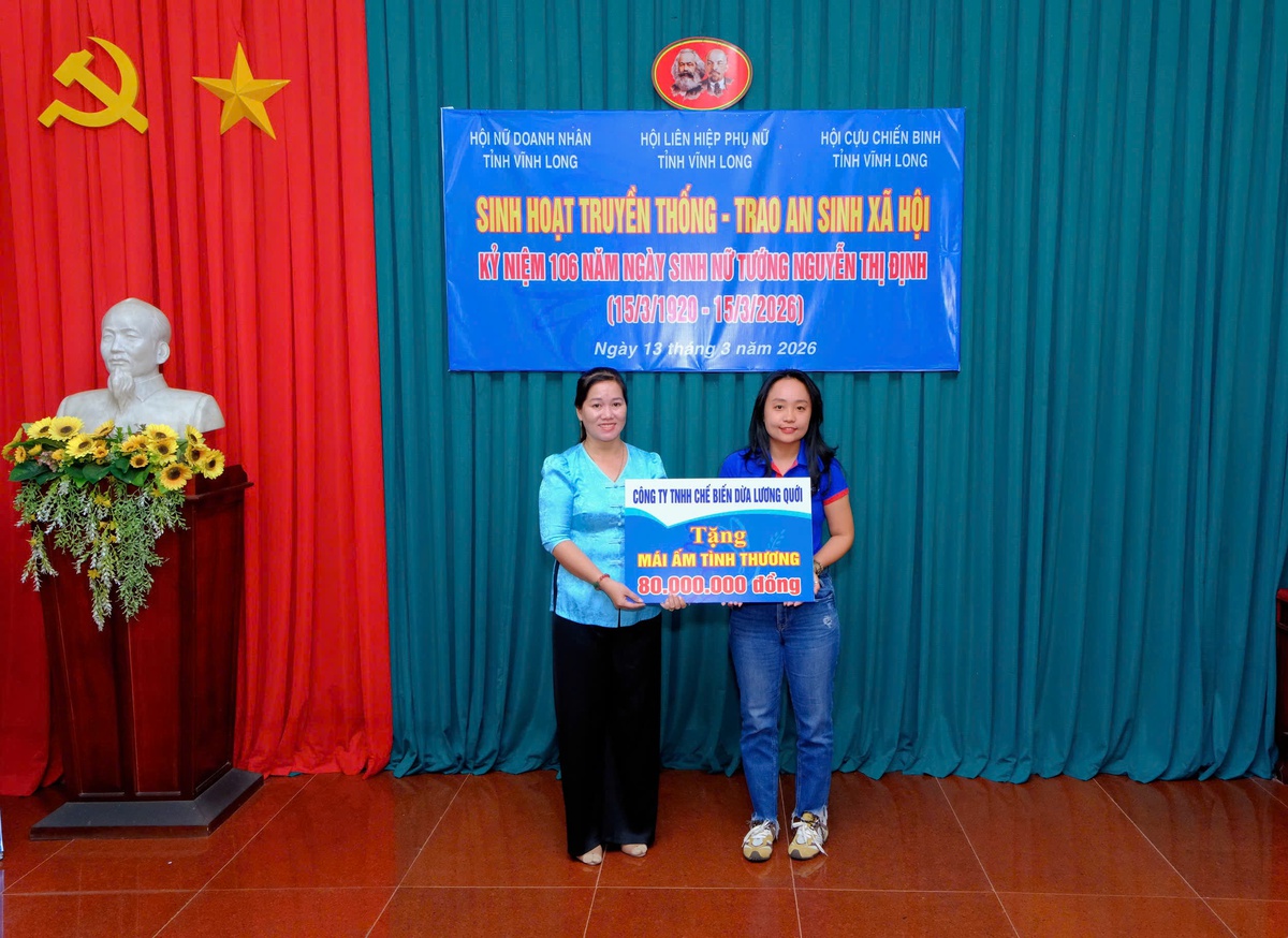 Vĩnh Long: Tặng mái ấm tình thương, học bổng nhân kỷ niệm 106 năm Ngày sinh Nữ tướng Nguyễn Thị Định- Ảnh 4.