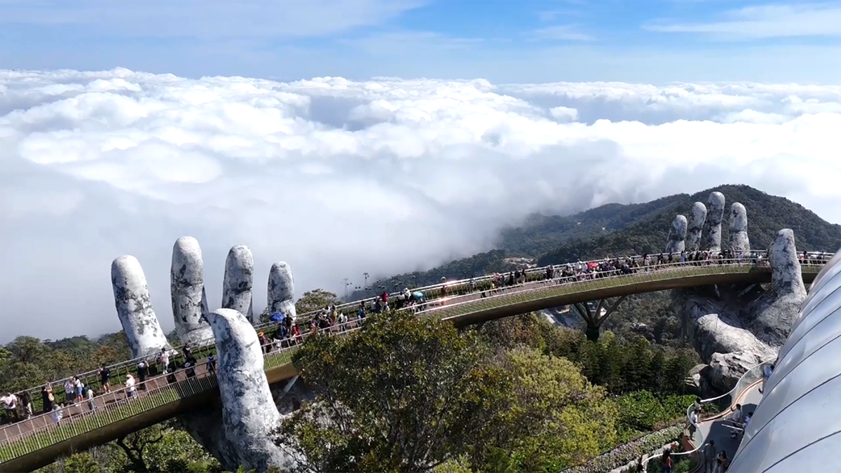 "Lạc bước"  giữa rừng hoa tulip chốn ở Bà Nà Hills- Ảnh 1.