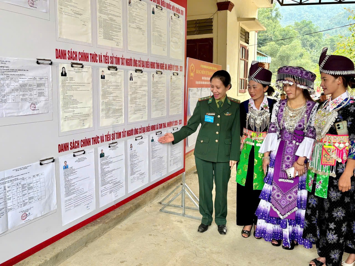 Nghệ An: Rực rỡ cờ hoa nơi phên dậu Tổ quốc đón ngày bầu cử - Ảnh 2.