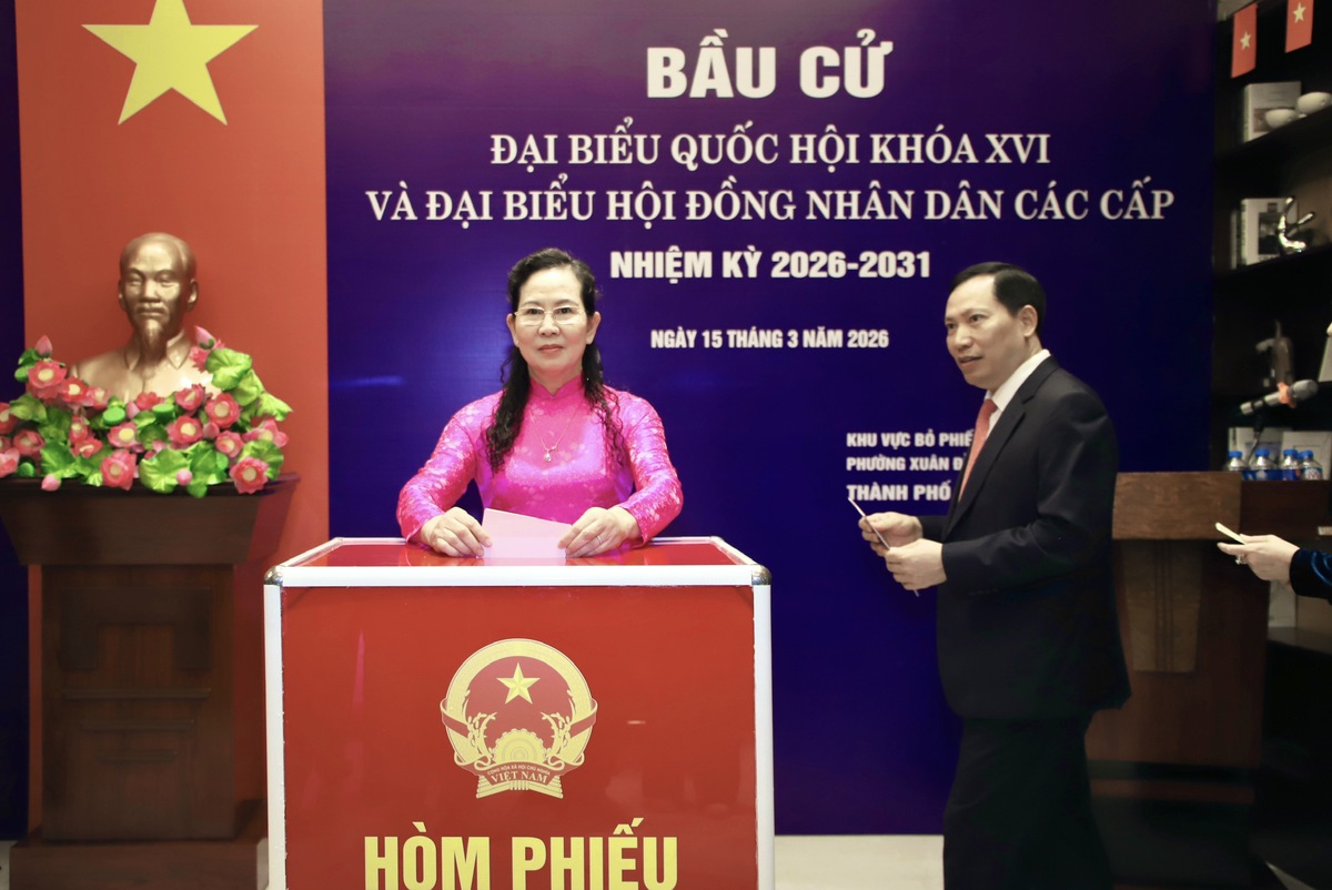 Phụ nữ cả nước nô nức đi bầu cử- Ảnh 5.