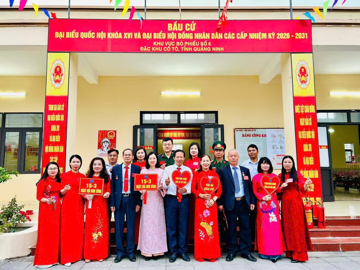 Những lá phiếu mang theo niềm tin của phụ nữ nơi đầu sóng- Ảnh 2. Những lá phiếu mang theo niềm tin của phụ nữ nơi đầu sóng- Ảnh 2.