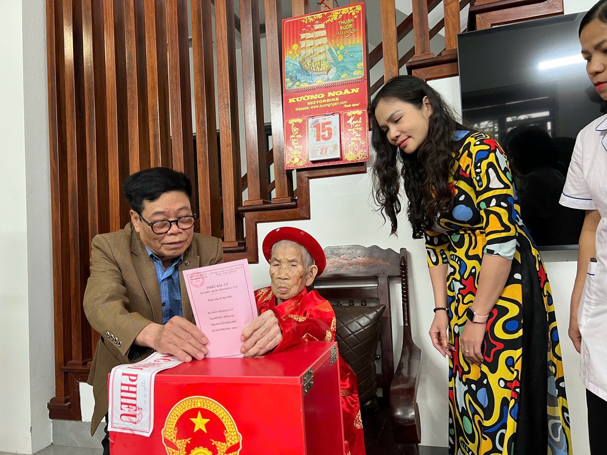 Phụ nữ cả nước nô nức đi bầu cử- Ảnh 9.