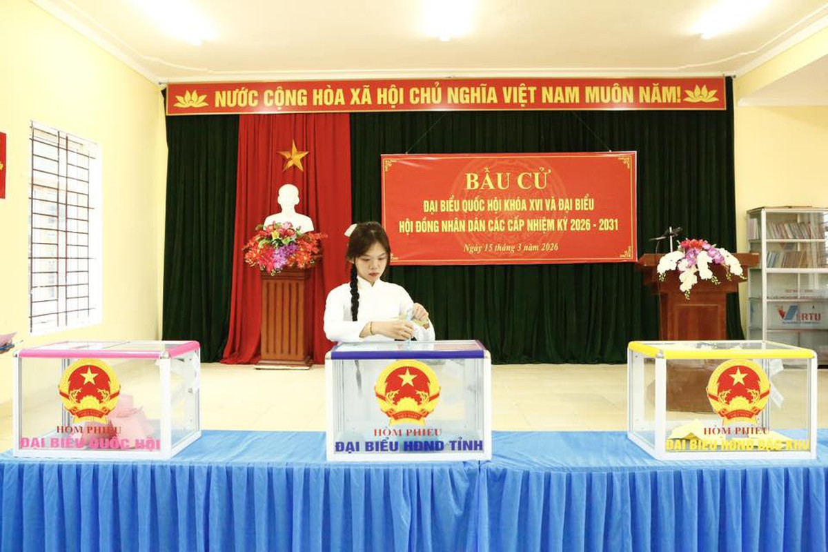 Những lá phiếu mang theo niềm tin của phụ nữ nơi đầu sóng- Ảnh 5. Những lá phiếu mang theo niềm tin của phụ nữ nơi đầu sóng- Ảnh 5.