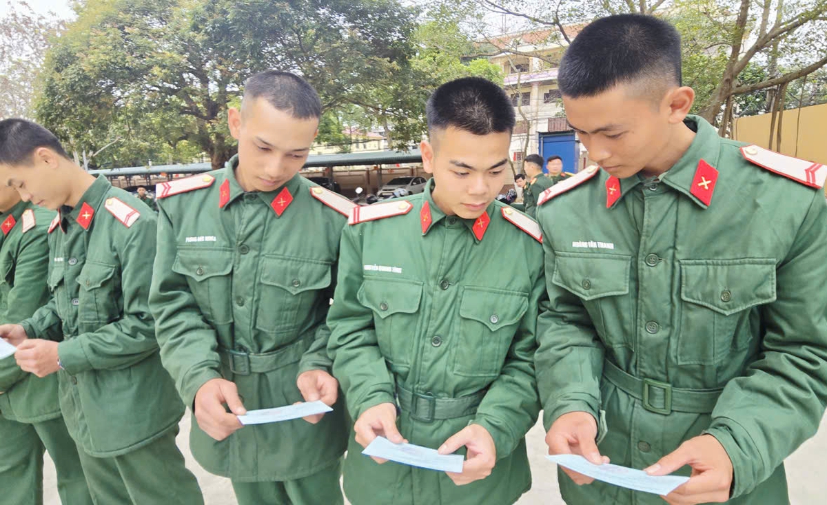 Chủ nhiệm Ủy ban Kiểm tra Trung ương Trần Sỹ Thanh và cử tri Lạng Sơn đi bầu cử- Ảnh 8.